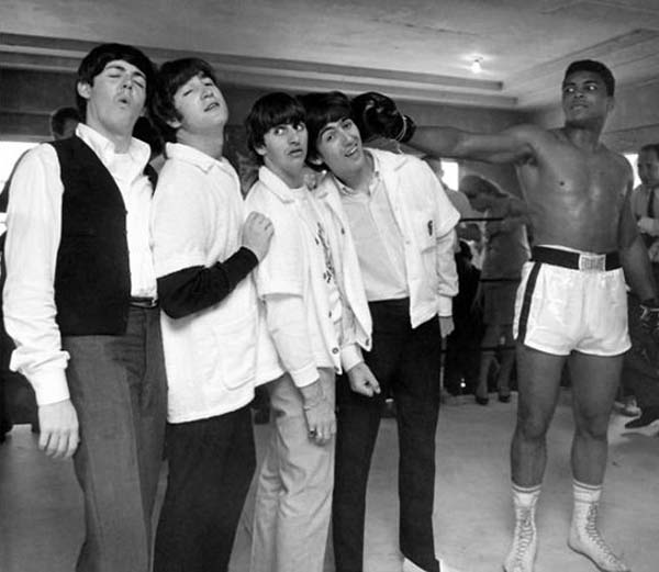 rare photo of the beatles with muhammad ali